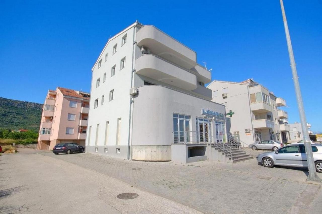 Apartments With A Parking Space Kastel Kambelovac, Kastela - 21372 エクステリア 写真