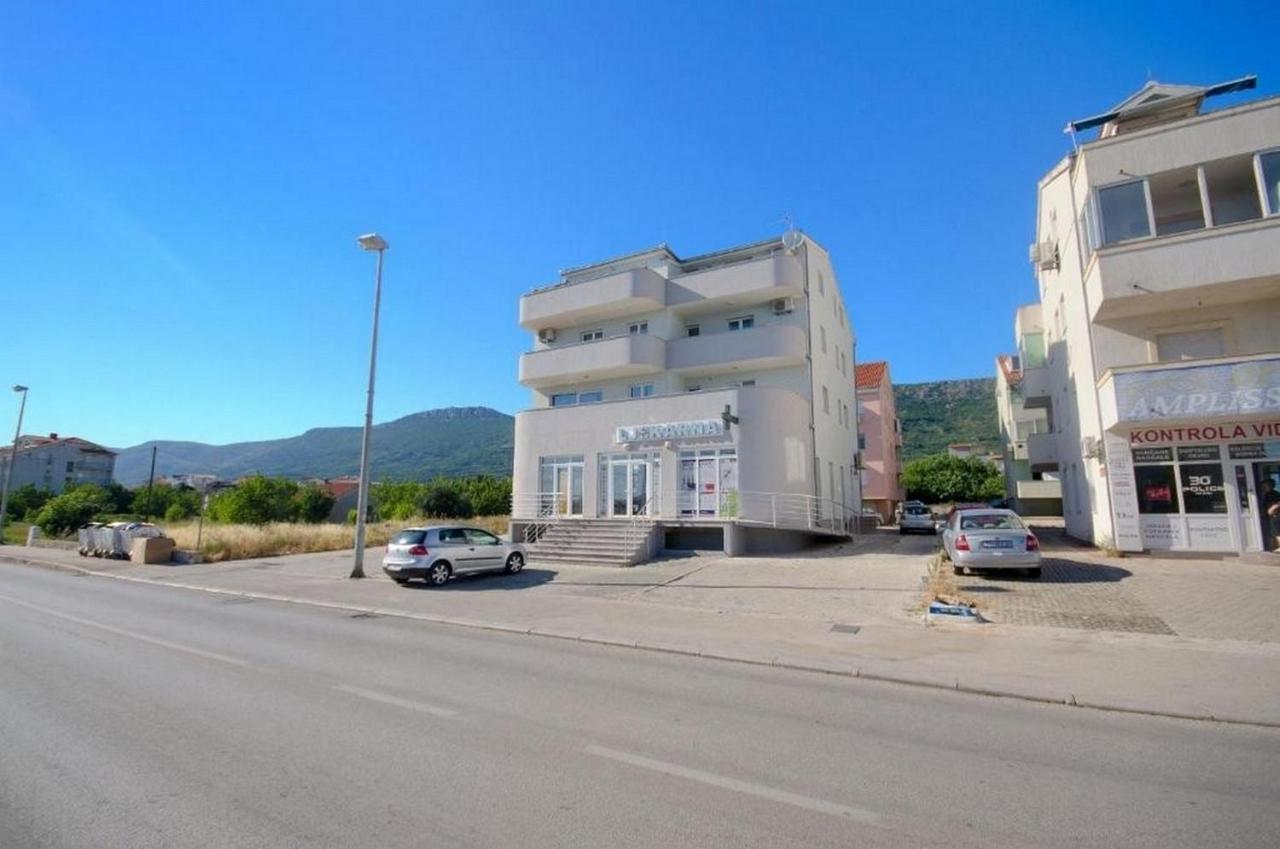 Apartments With A Parking Space Kastel Kambelovac, Kastela - 21372 エクステリア 写真