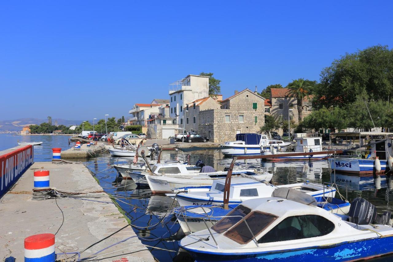 Apartments With A Parking Space Kastel Kambelovac, Kastela - 21372 エクステリア 写真