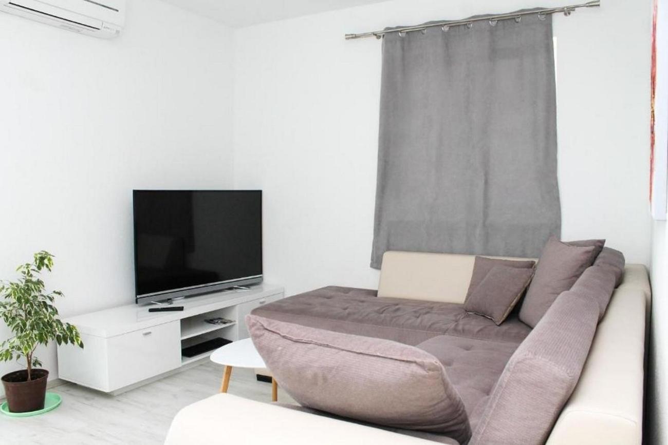 Apartments With A Parking Space Kastel Kambelovac, Kastela - 21372 部屋 写真